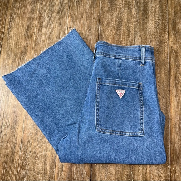 Guess Jeans 90s Ultra High Rise Wide Leg Jean 28 Fray Raw Hem - Picture 2 of 12
